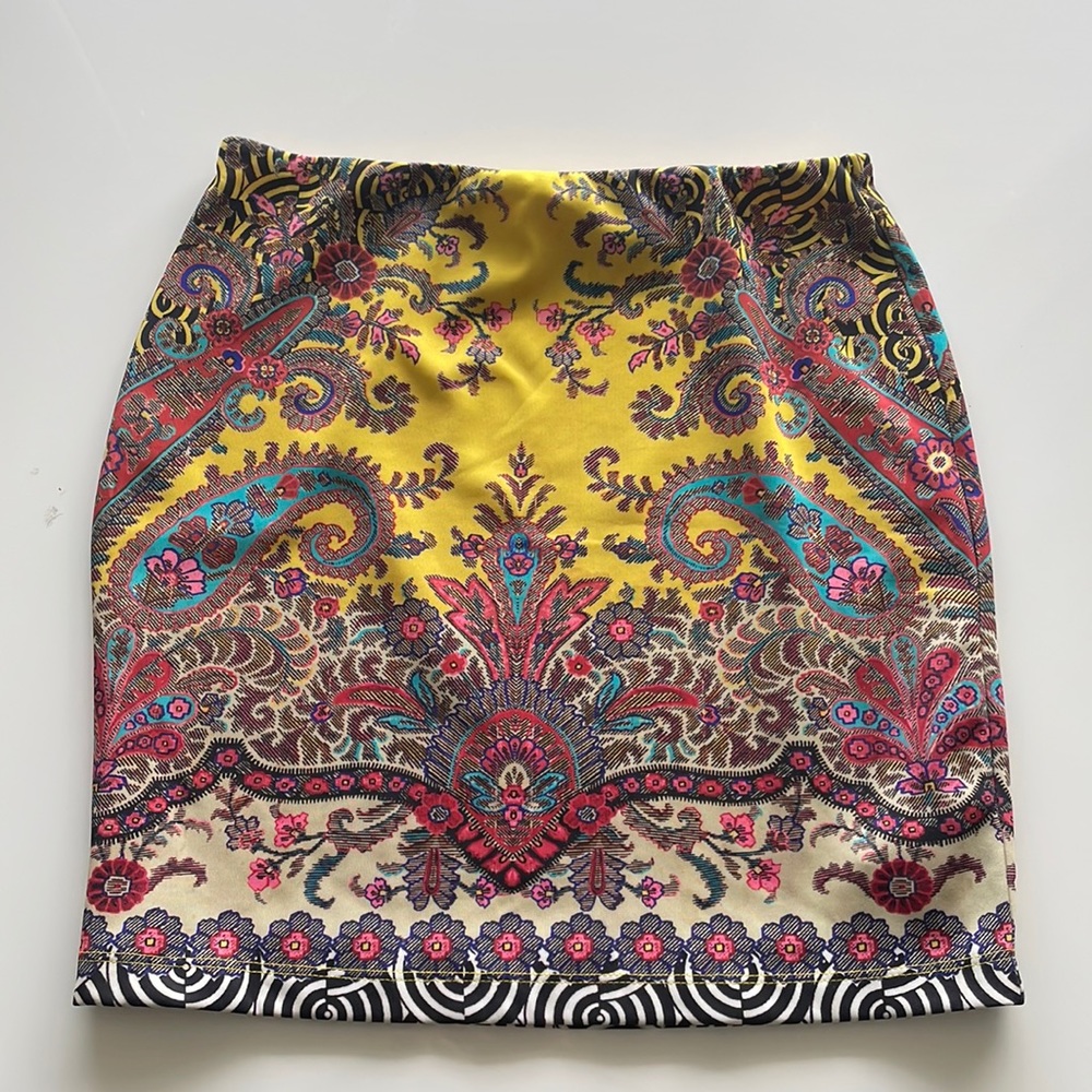 BEBE multicolored miniskirt